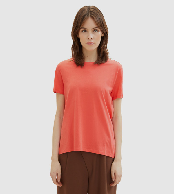 تيشيرت منقط بأكمام قصيرة 