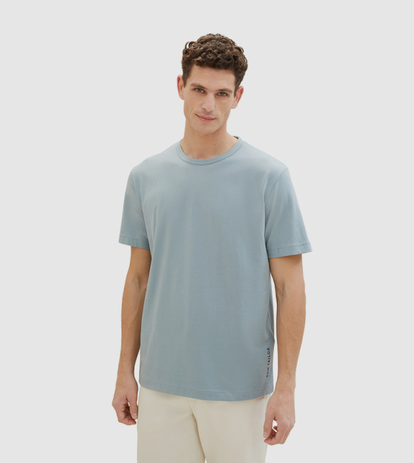 تيشيرت بأكمام قصيرة سادة