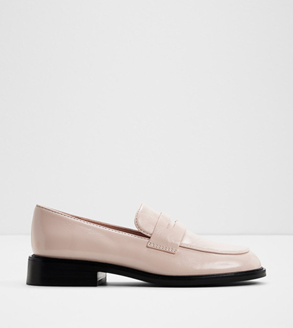 VALERA Round Toe Loafers