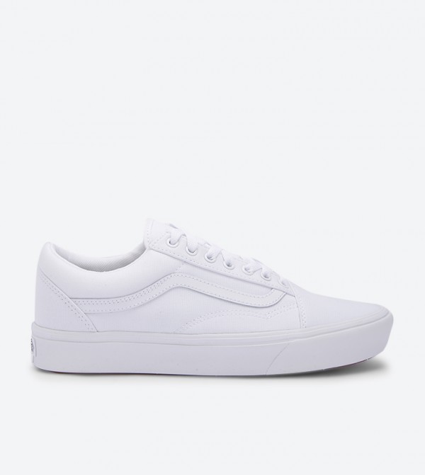 stores that sell vans shoes near me