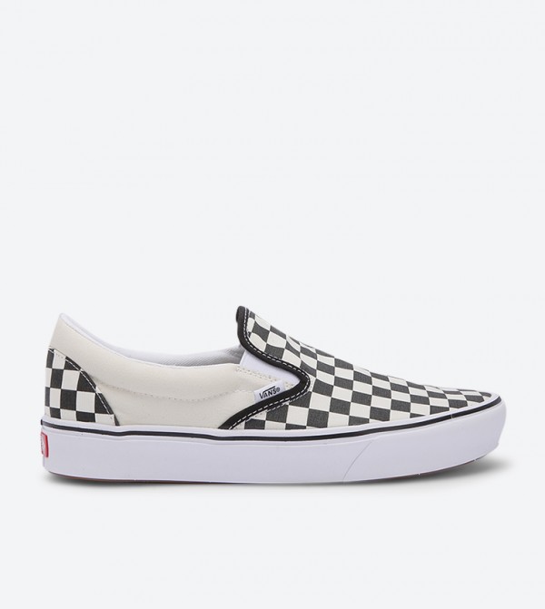 Ua Comfycush Checks Pattern Round Toe Slip-Ons - Black