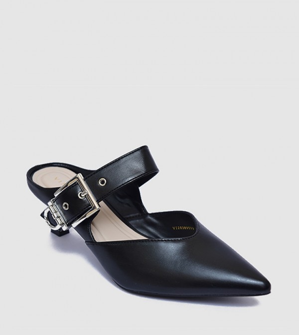 حذاء بكعب متوسط ومقدمة مدببة 