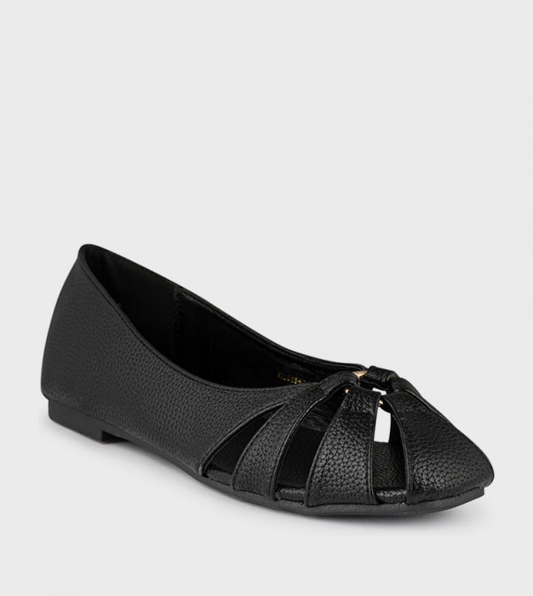 Cut-Out Round Toe Ballerinas