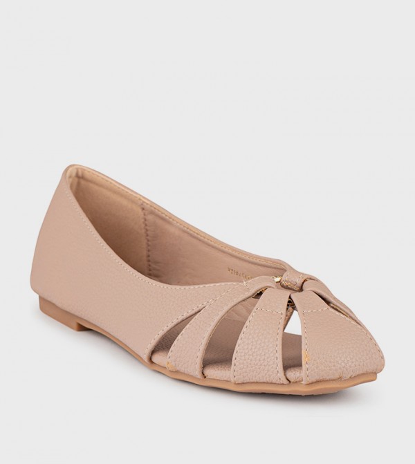 Cut-Out Round Toe Ballerinas
