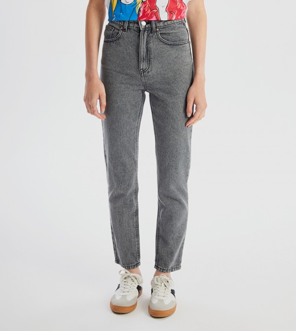 Washed High Waist Mom Fit Jeans