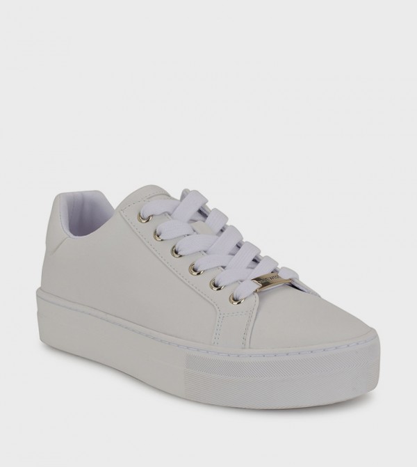 GATSPY Lace-Up Sneakers