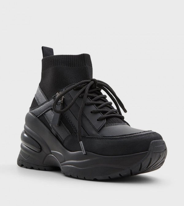 WYSTERIA Round Toe High Top Sneakers