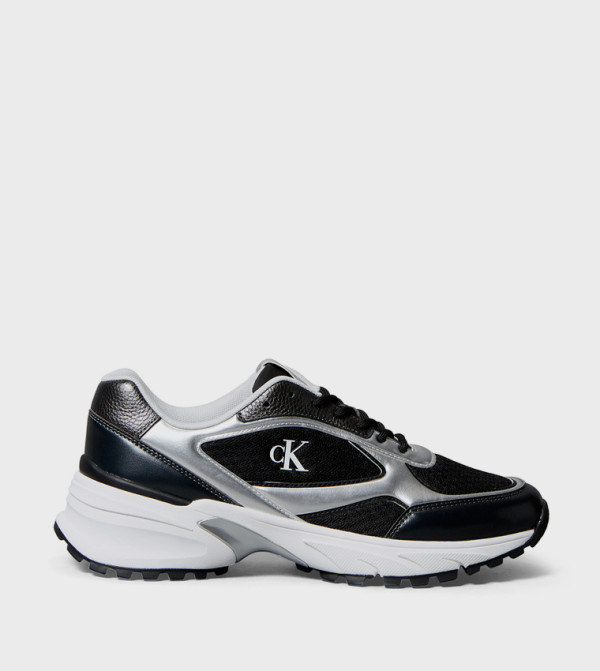 Logo Detail Runner Sneakers