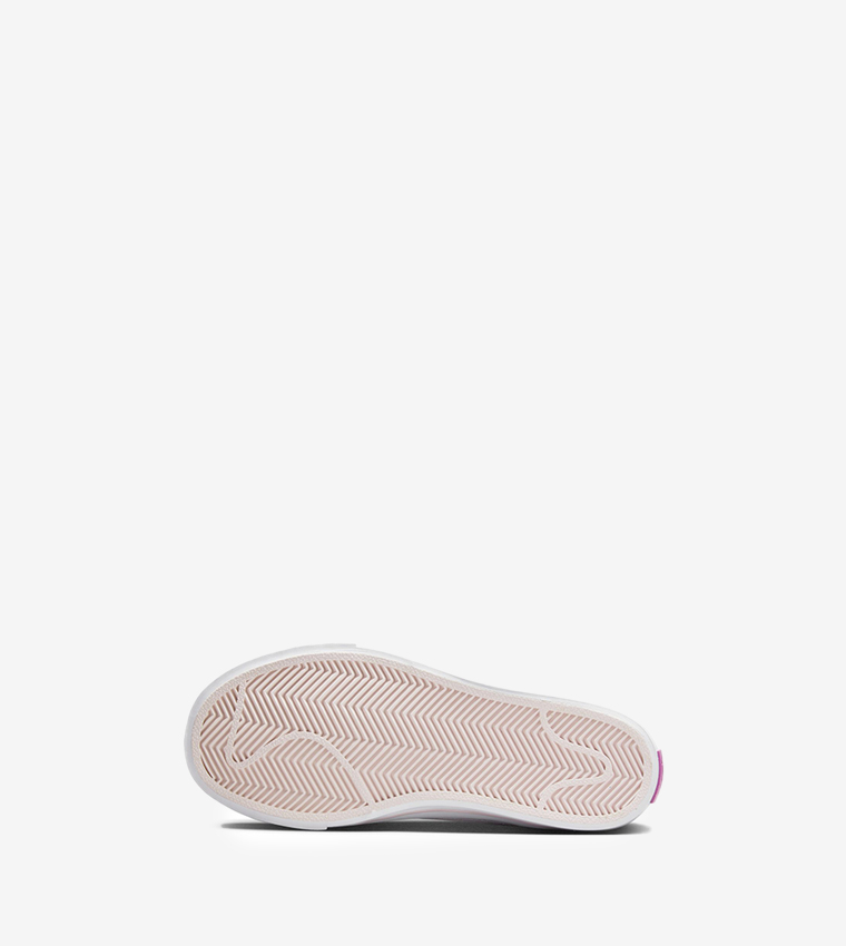 Court Legacy Low Top Sneakers