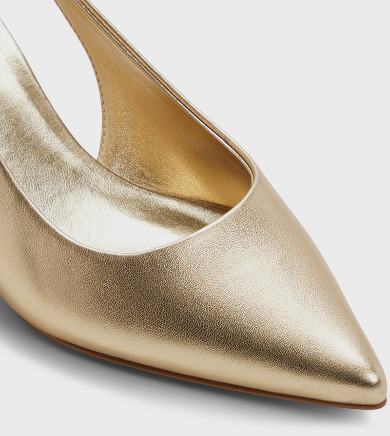 حذاء كعب بحزام خلفي ومقدمة مدببة 