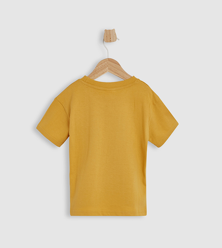 Embossed Short Sleeves T-Shirt