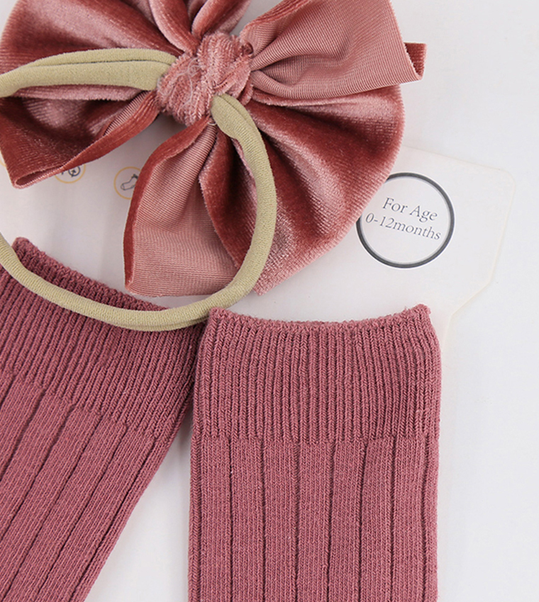 طقم جوارب ومشابك شعر ميخا