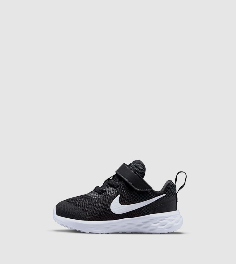 Buy Nike Revolution 6 Running Shoes In Black 6thStreet Oman