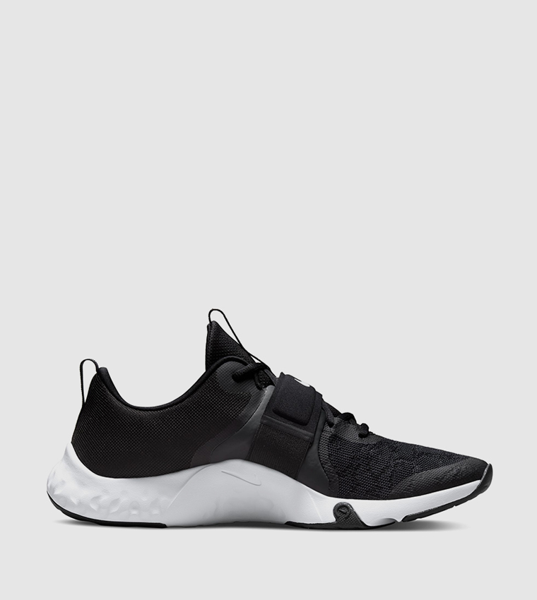 Basic black nike sales shoes
