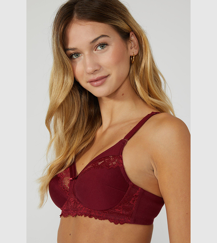 Gwen soft bra with decorative straps