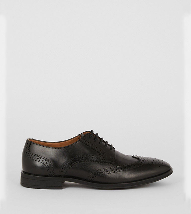 Black wingtip deals