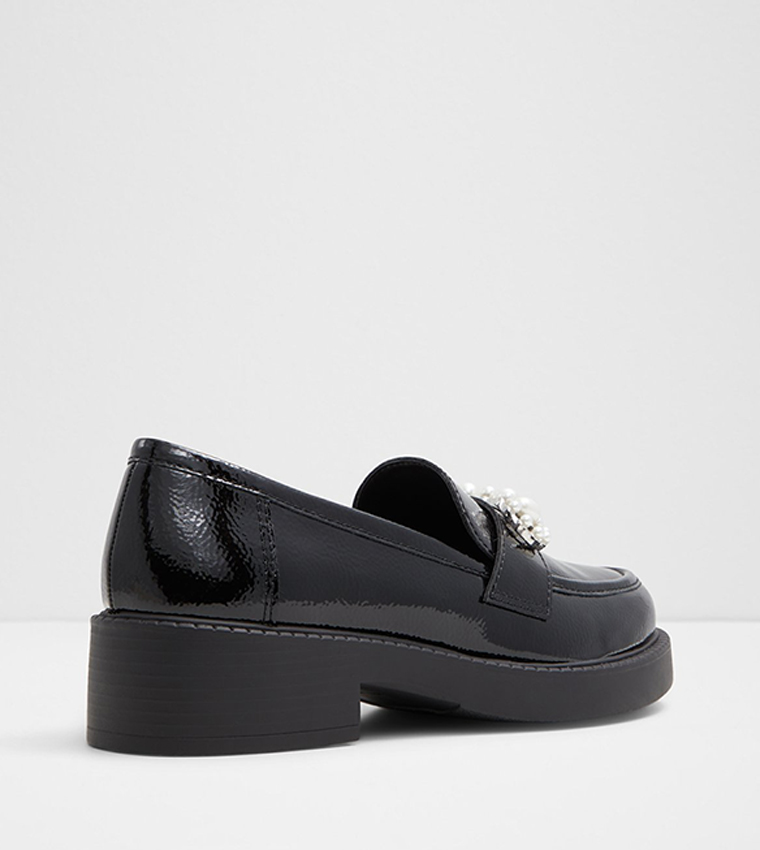 DINARA Accessory Detail Penny Loafers