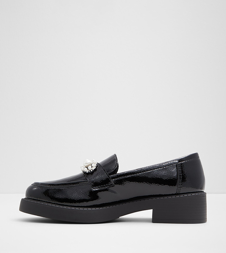 DINARA Accessory Detail Penny Loafers