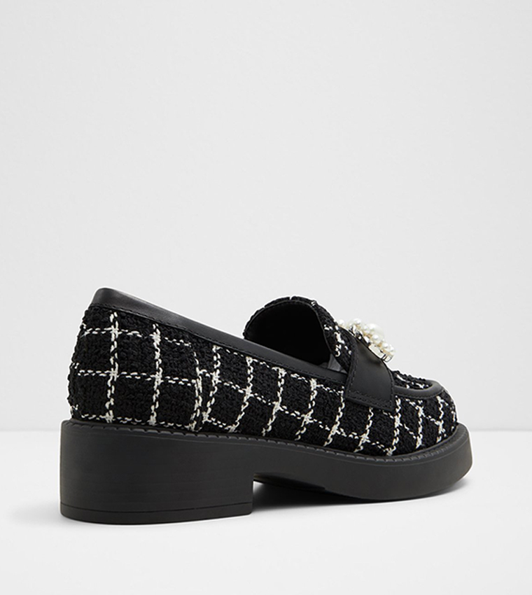 DINARA Accessory Detail Penny Loafers