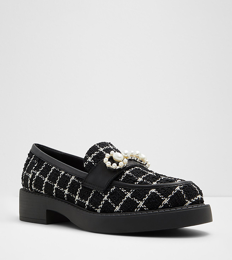 DINARA Accessory Detail Penny Loafers