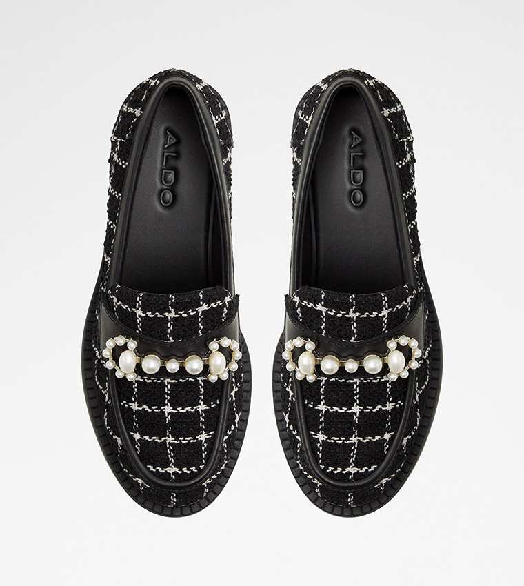 DINARA Accessory Detail Penny Loafers