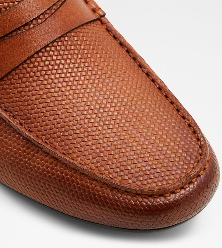 DISCOURSE-IN Square Toe Moccasins