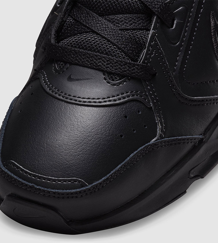 Nike Defyallday Low Top Sneakers
