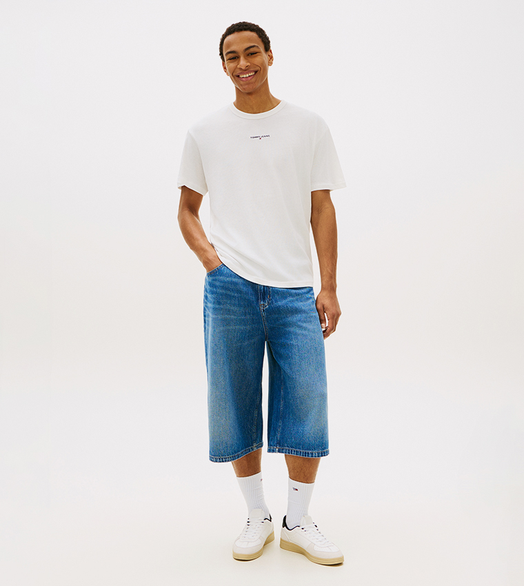 تيشيرت كم قصير بشعار مطرز 