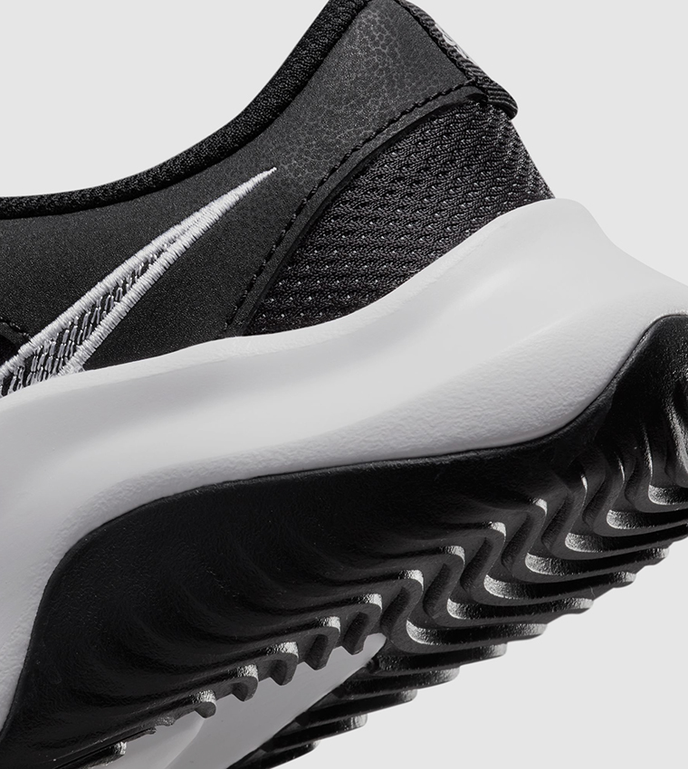LEGEND ESSENTIAL 3 NN Textured Sneakers