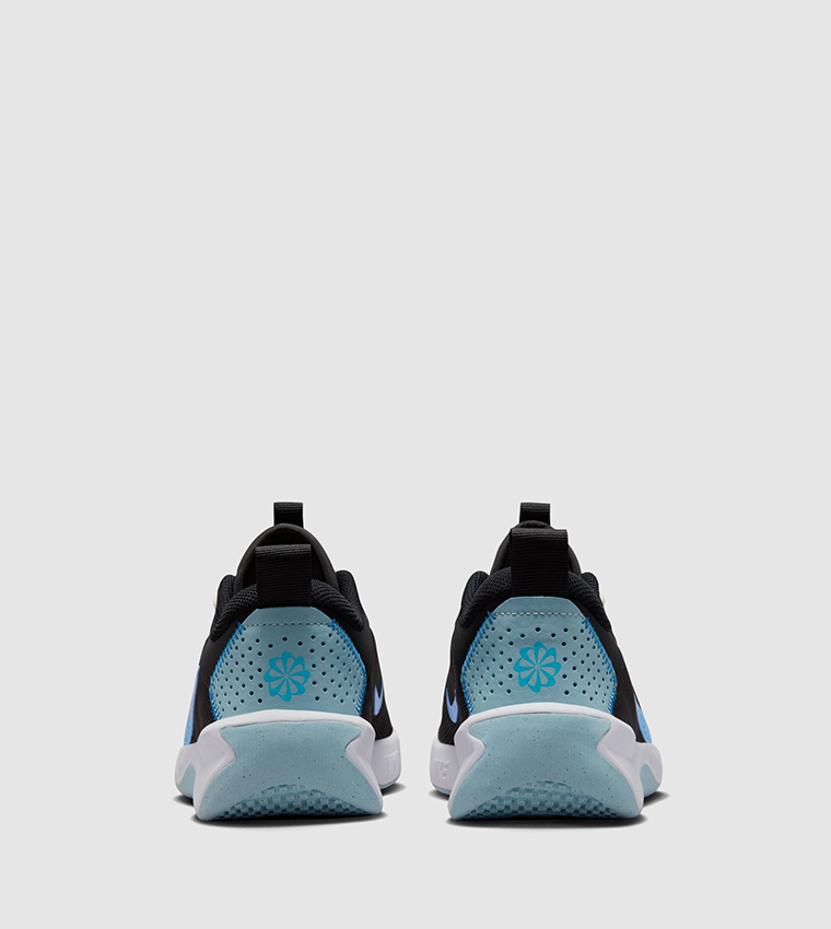 nike sports shoes in black colour