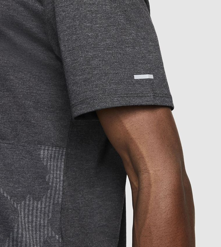 Buy Nike Dri FIT Running T Shirt In Black | 6thStreet Saudi Arabia