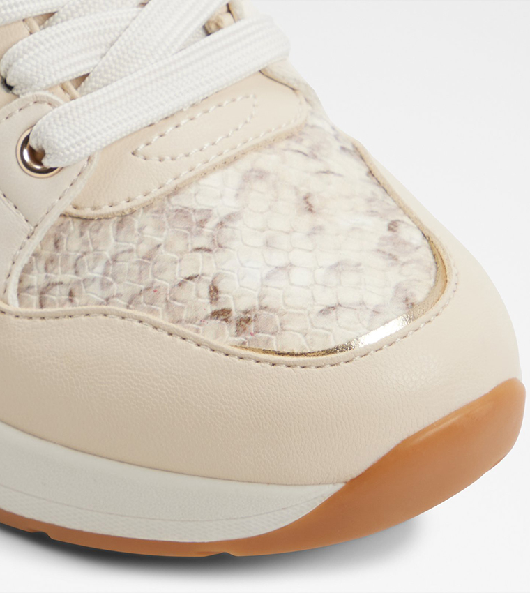 سنيكرز بطبعة ورقبة متوسطة 