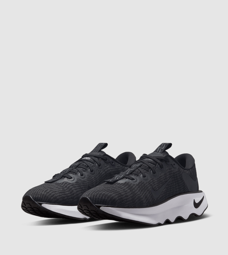 ESCAPE MOMENTUM Training Shoes