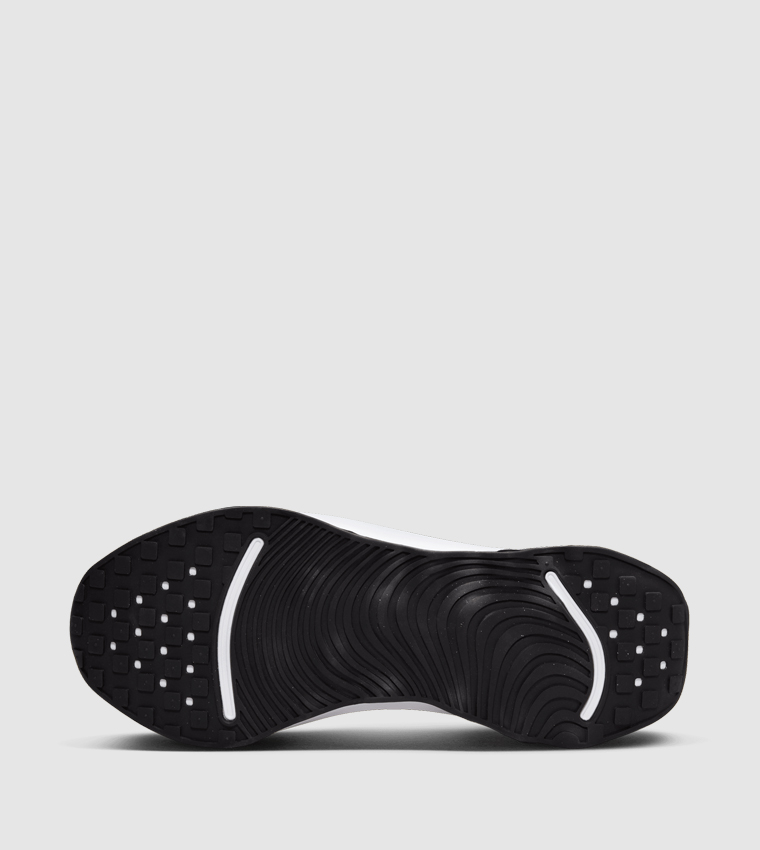 ESCAPE MOMENTUM Training Shoes