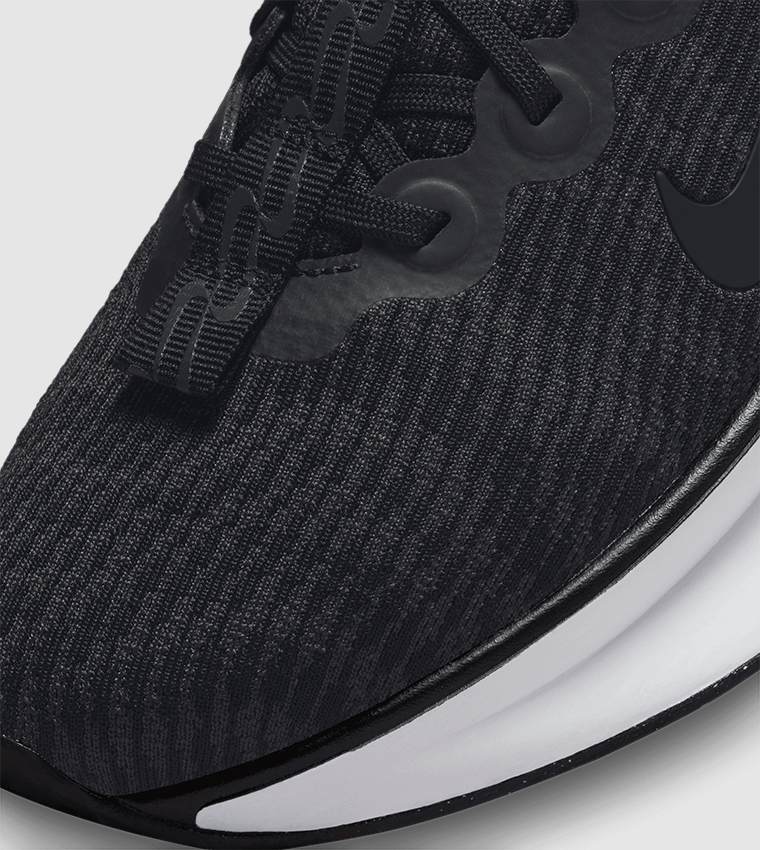 ESCAPE MOMENTUM Training Shoes