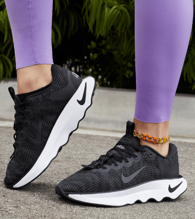 ESCAPE MOMENTUM Training Shoes