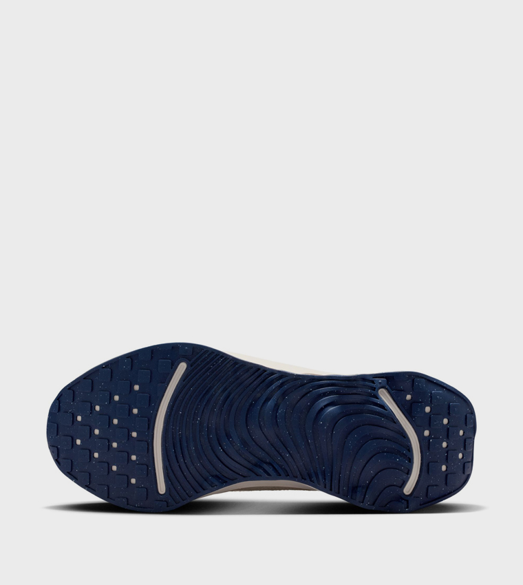 MOTIVA Lace-Up Walking Shoes