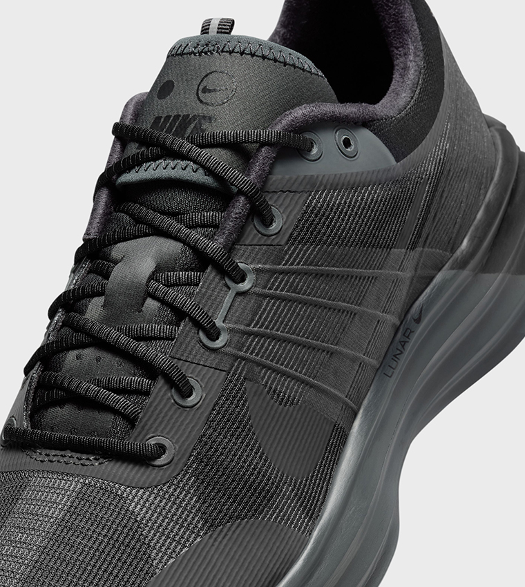 LUNAR ROAM Lace-Up Sneakers