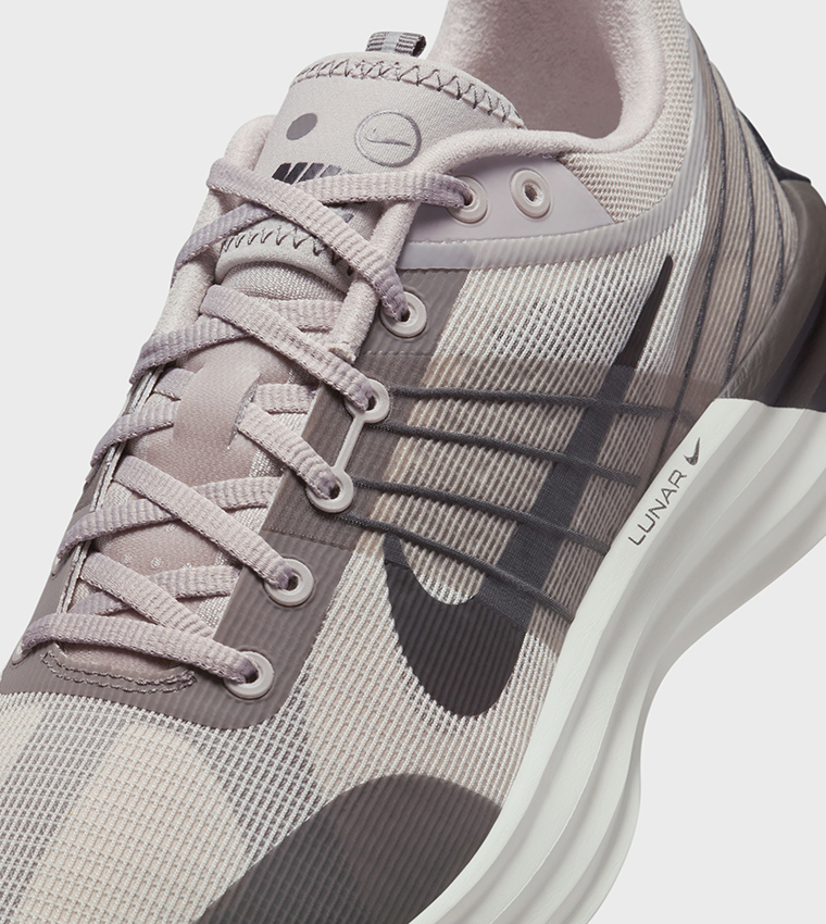 LUNAR ROAM Lace-Up Sneakers