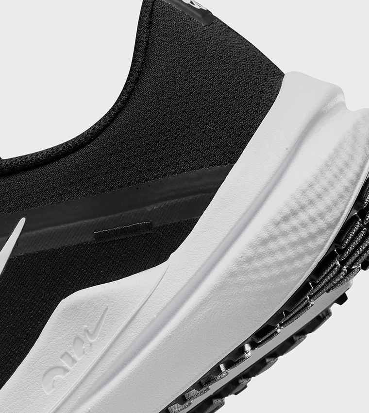 AIR WINFLO 10 Runner Sneakers