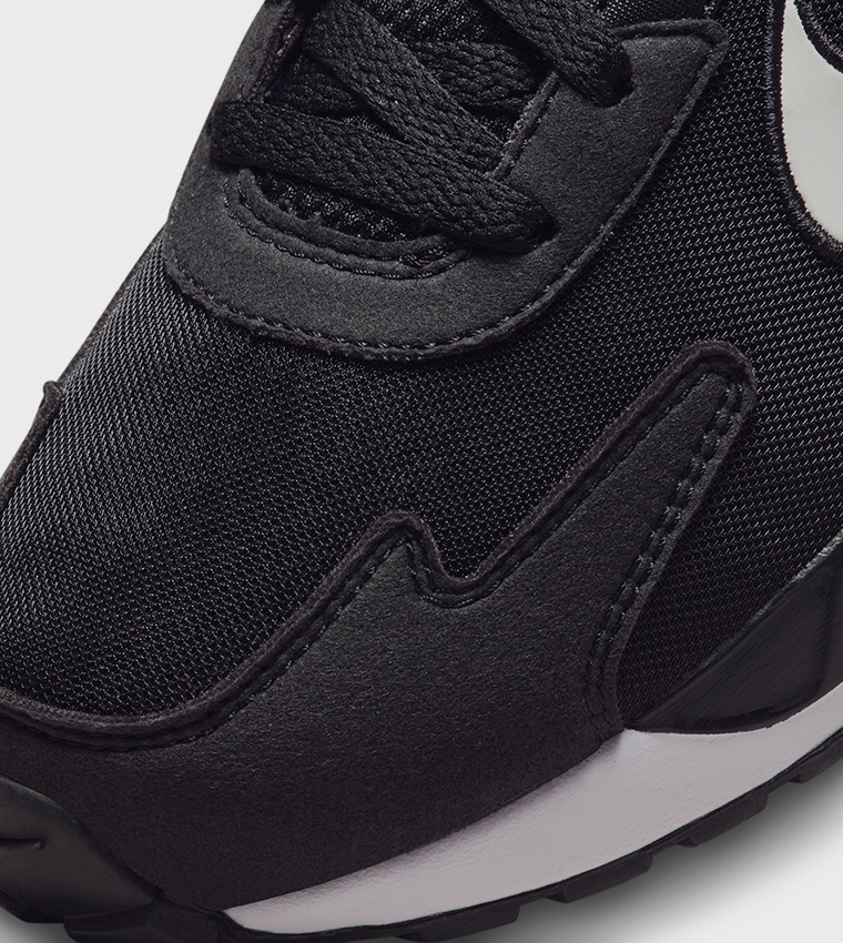 AIR MAX SOLO Lace Up Sneakers