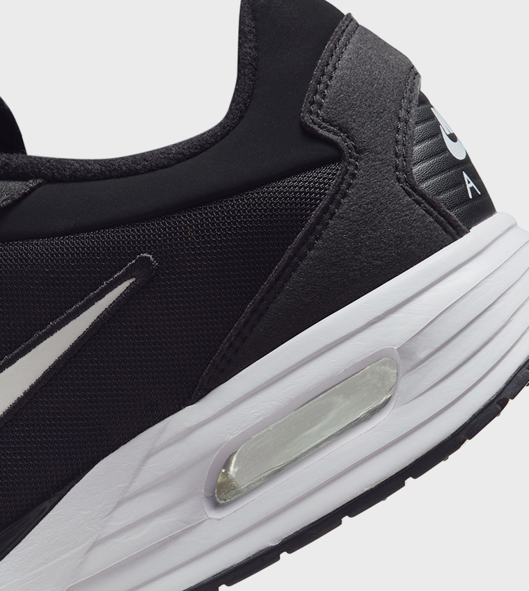 AIR MAX SOLO Lace Up Sneakers