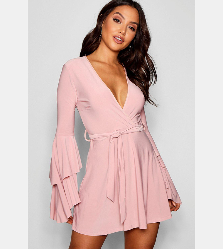 Buy Boohoo Plunge Neck Flared Sleeves Skater Dress In Pink | 6thstreet Qatar Buy Boohoo Plunge Neck Flared Sleeves Skater Dress In Pink | 6thstreet Qatar