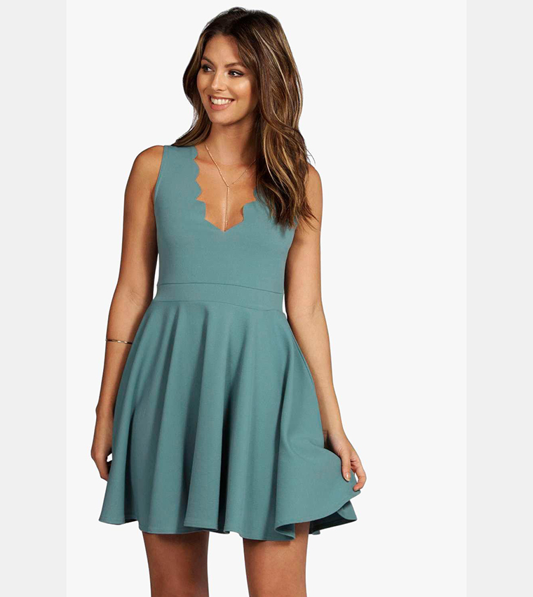 Boohoo scallop outlet plunge skater dress