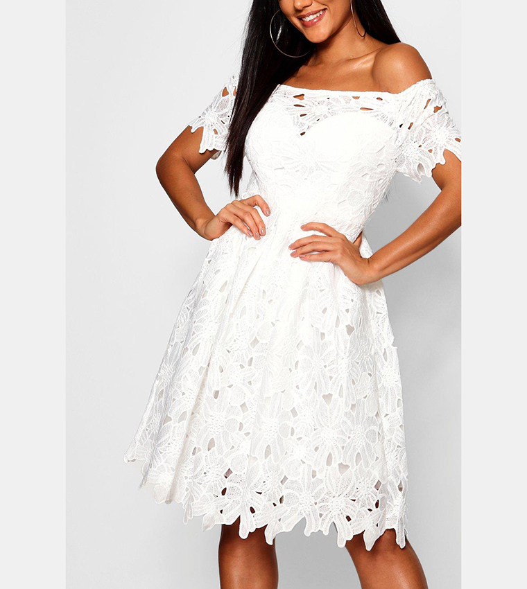 Buy Boohoo Boutique Off Shoulder Lace Skater Dress In White | 6thstreet  Bahrain