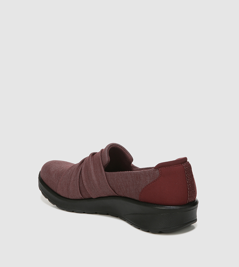 GLIMMER Twist Detailed Slip-On Shoes