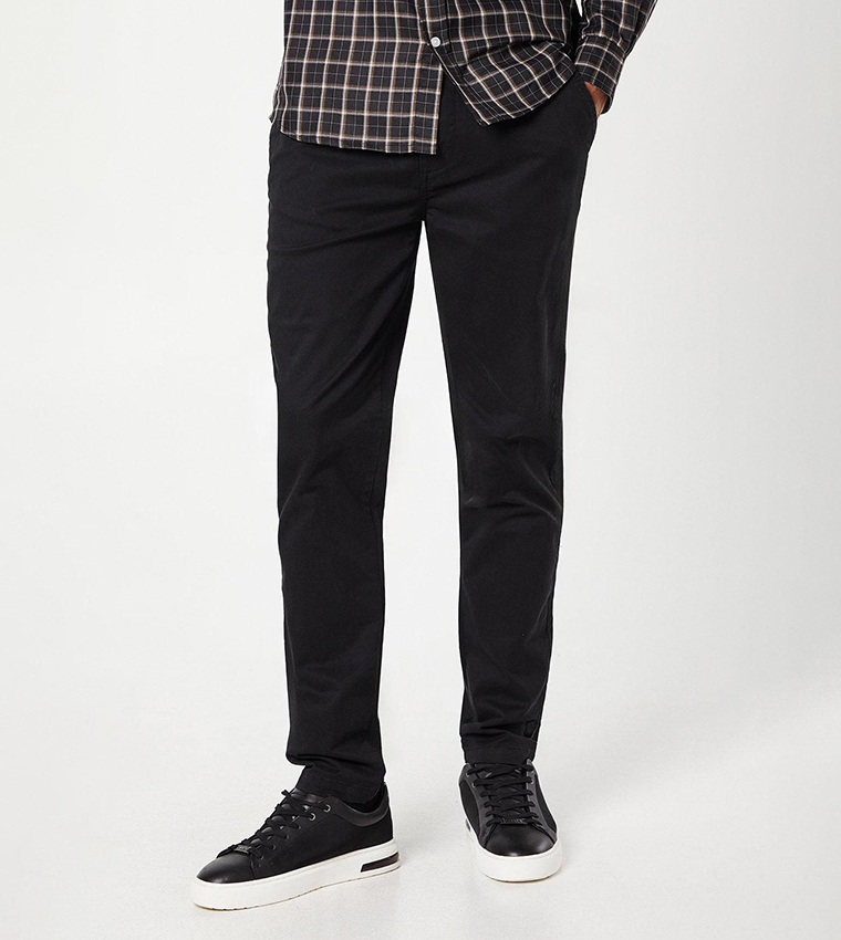 بنطال تشينو ضيق 