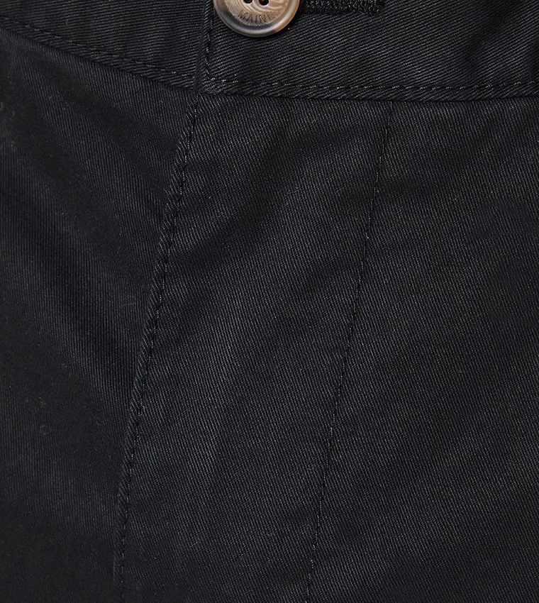 بنطال تشينو ضيق 