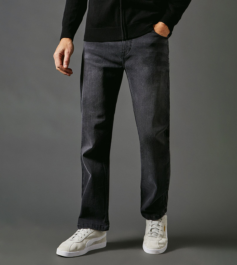 Washed Stretch Straight Fit Jeans