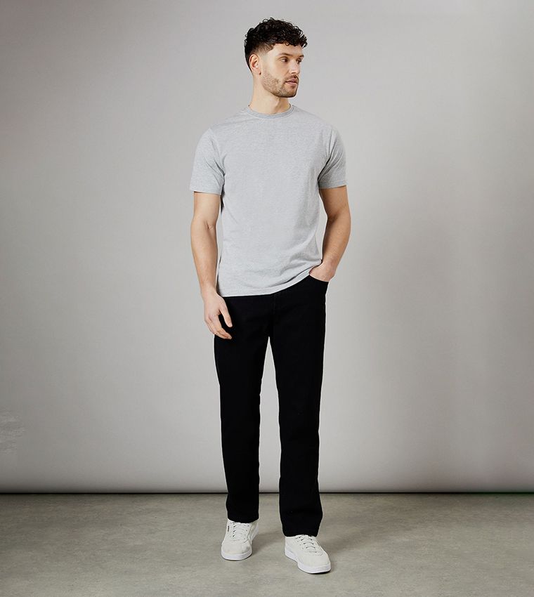 بنطال بقصة مستقيمة 